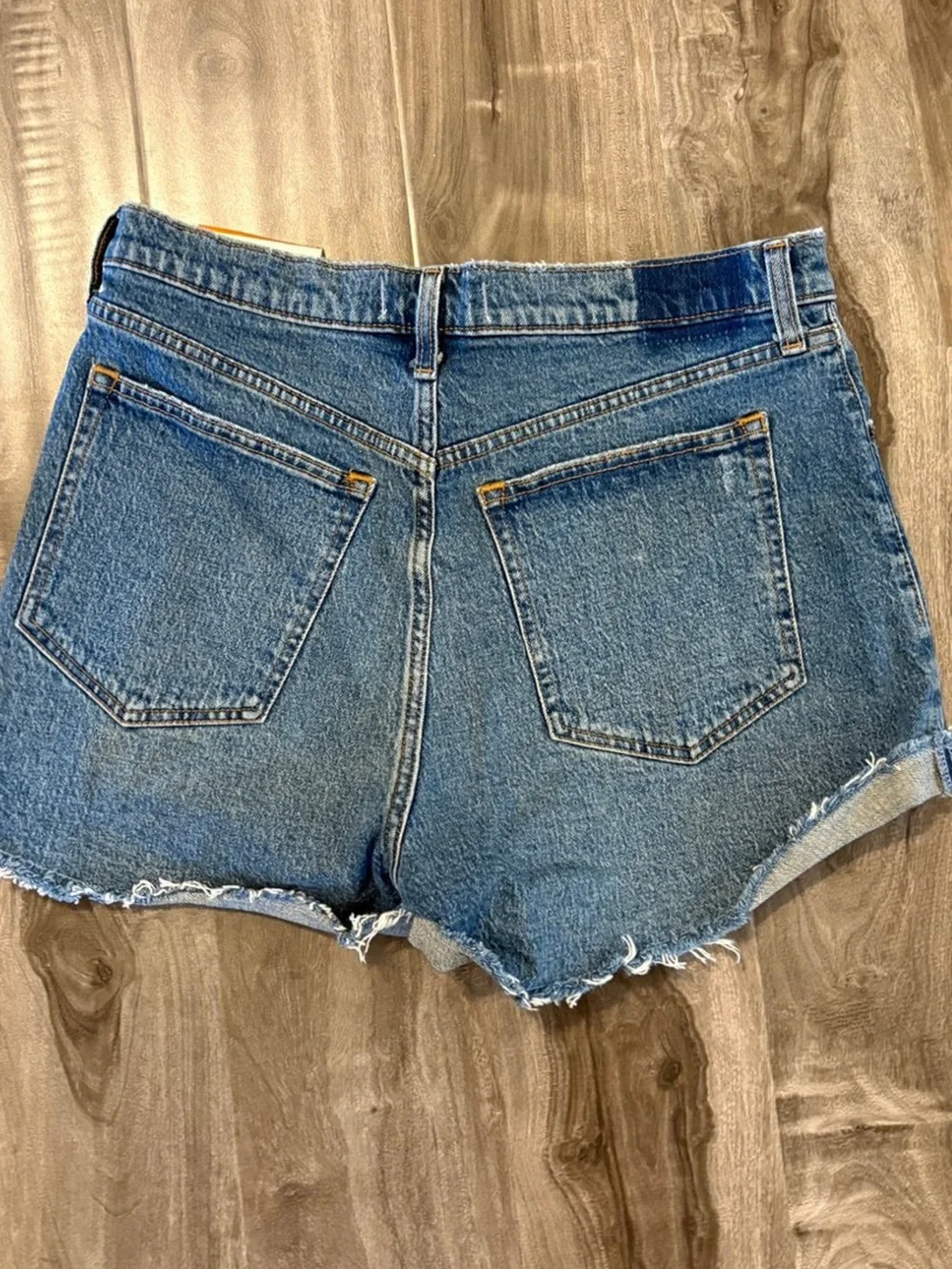 Abercrombie the mom short high rise NWT - Picture 4 of 4